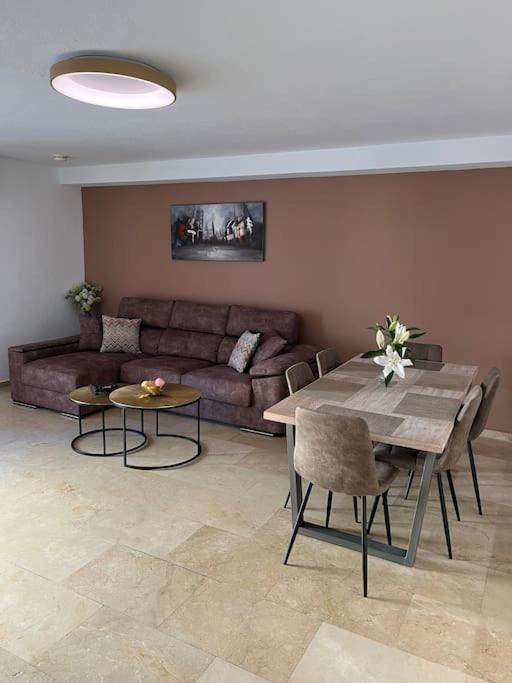 Prime Location In Center Apartment